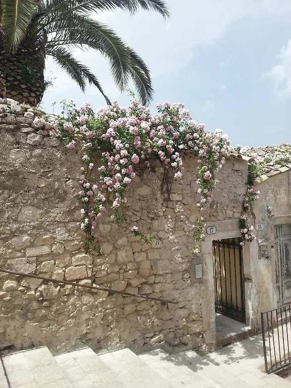 לינה וארוחת בוקר רגוזה Giardino Sul Duomo