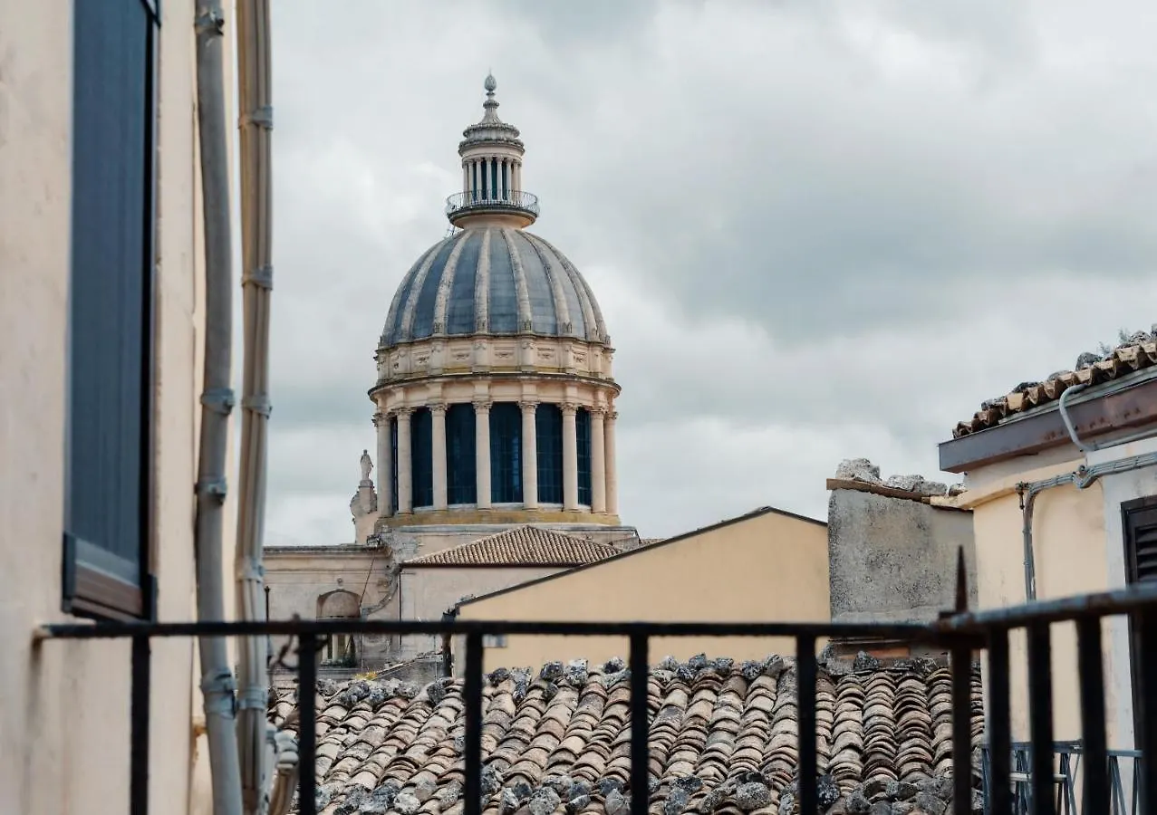 **  לינה וארוחת בוקר רגוזה Giardino Sul Duomo איטליה
